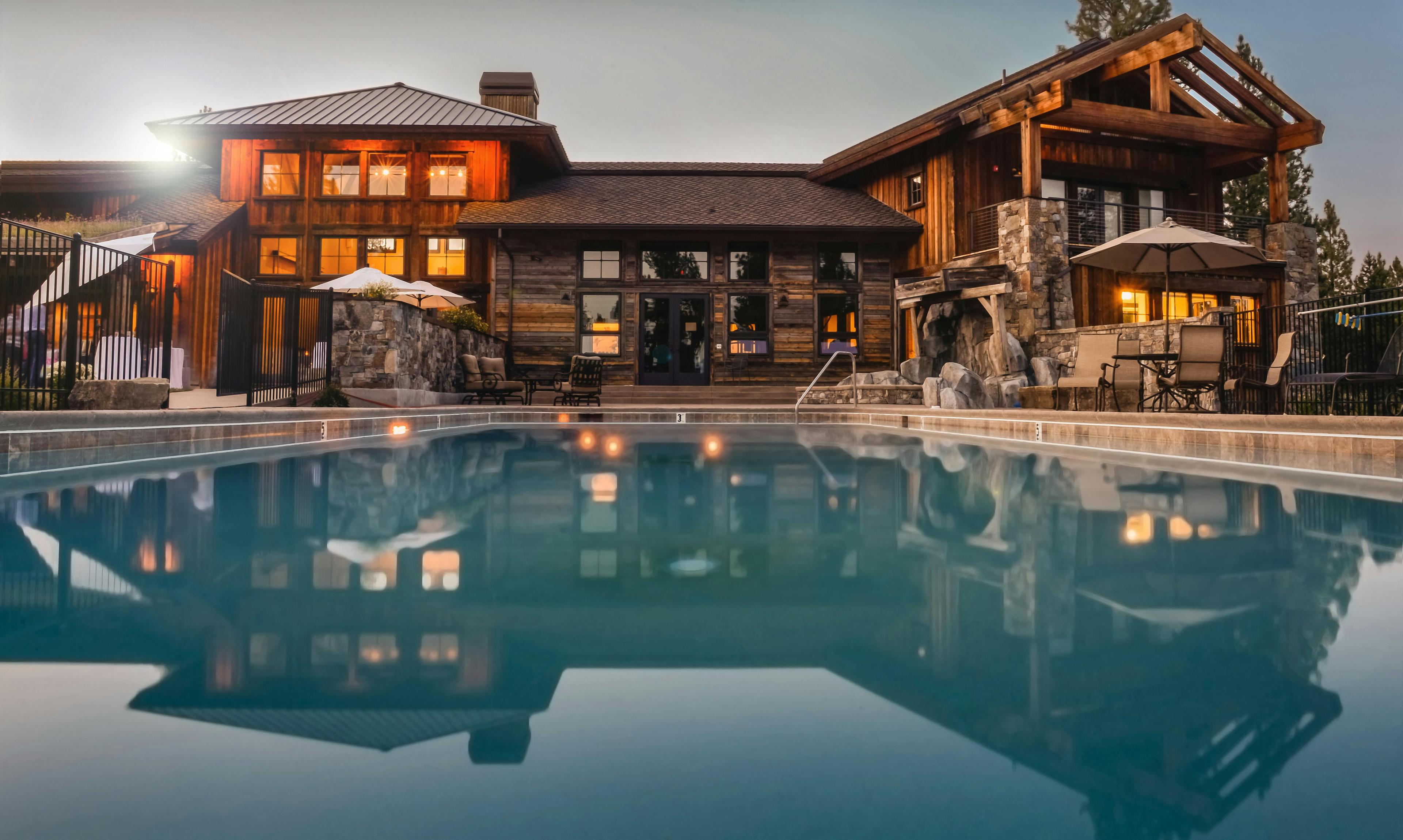Luxury Homes & Farmhouses