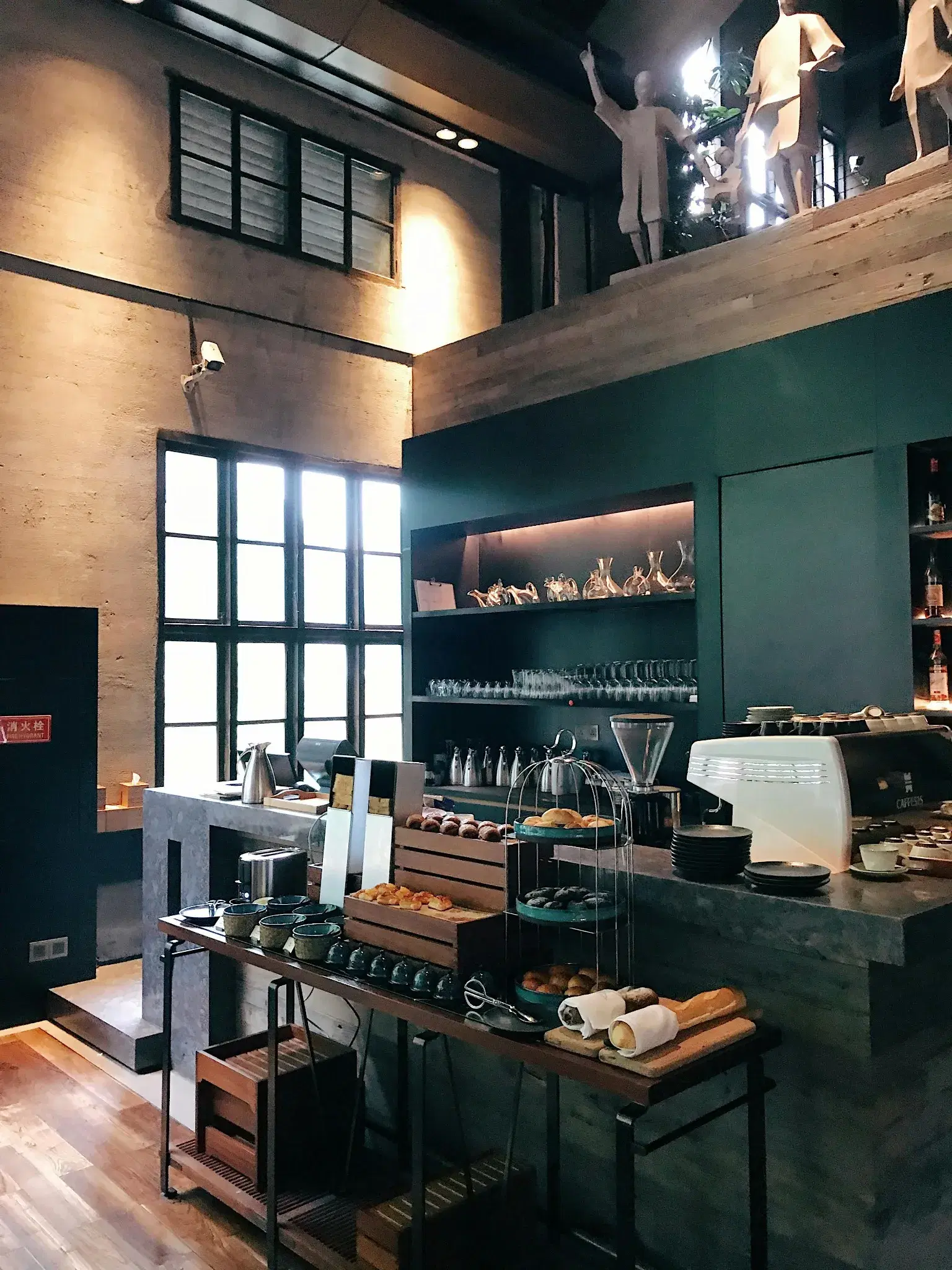 Restaurants & Cafes